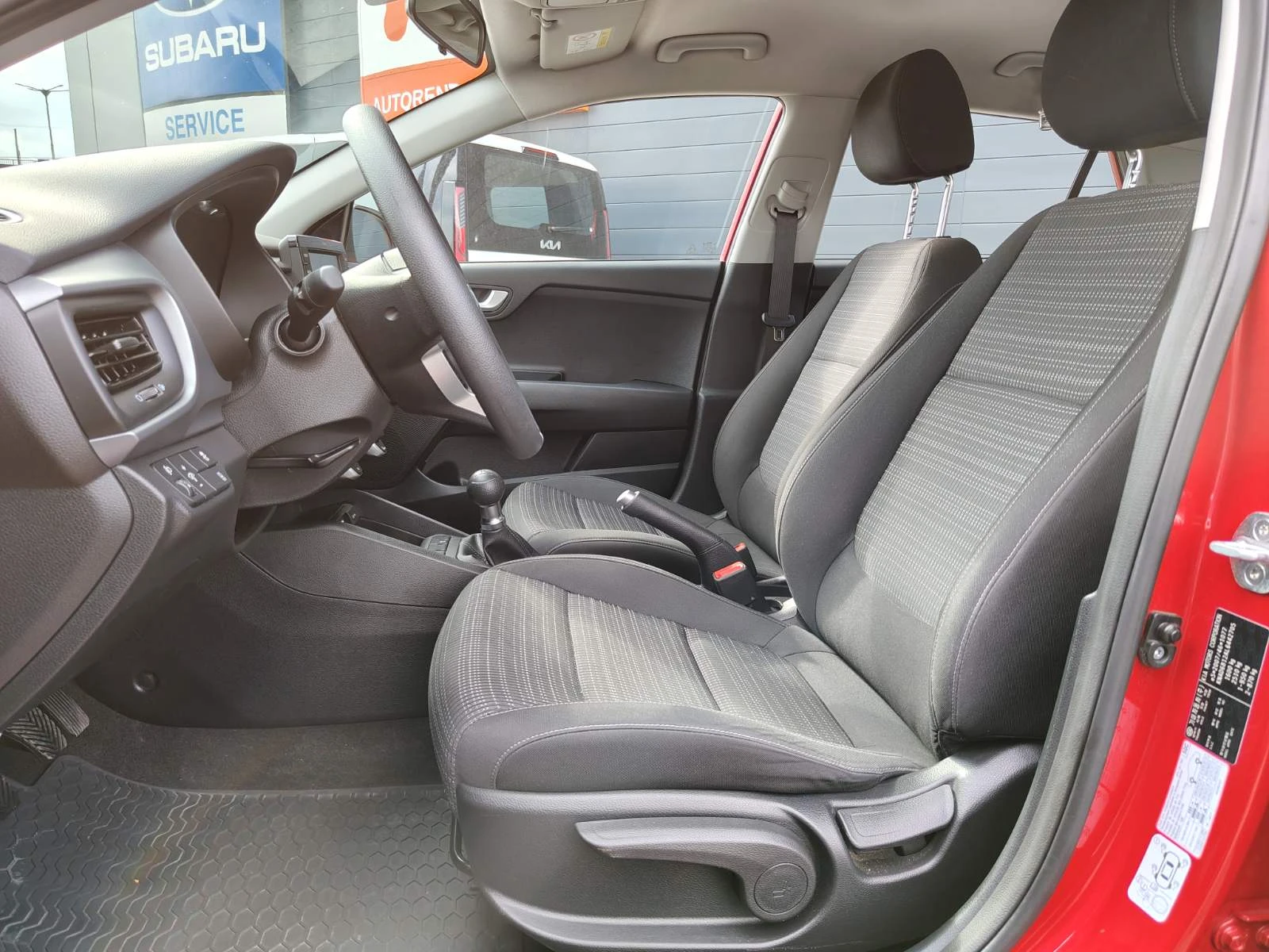 Kia Stonic LX, снимка 10 - Автомобили и джипове - 55811265