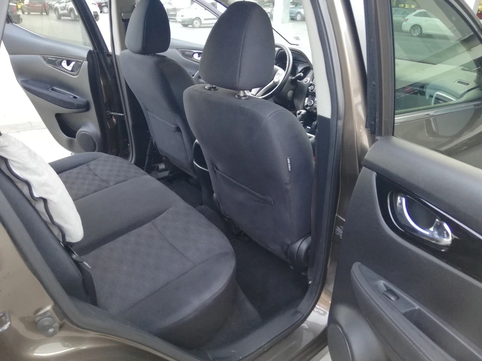 Nissan Qashqai, снимка 12 - Автомобили и джипове - 55897039