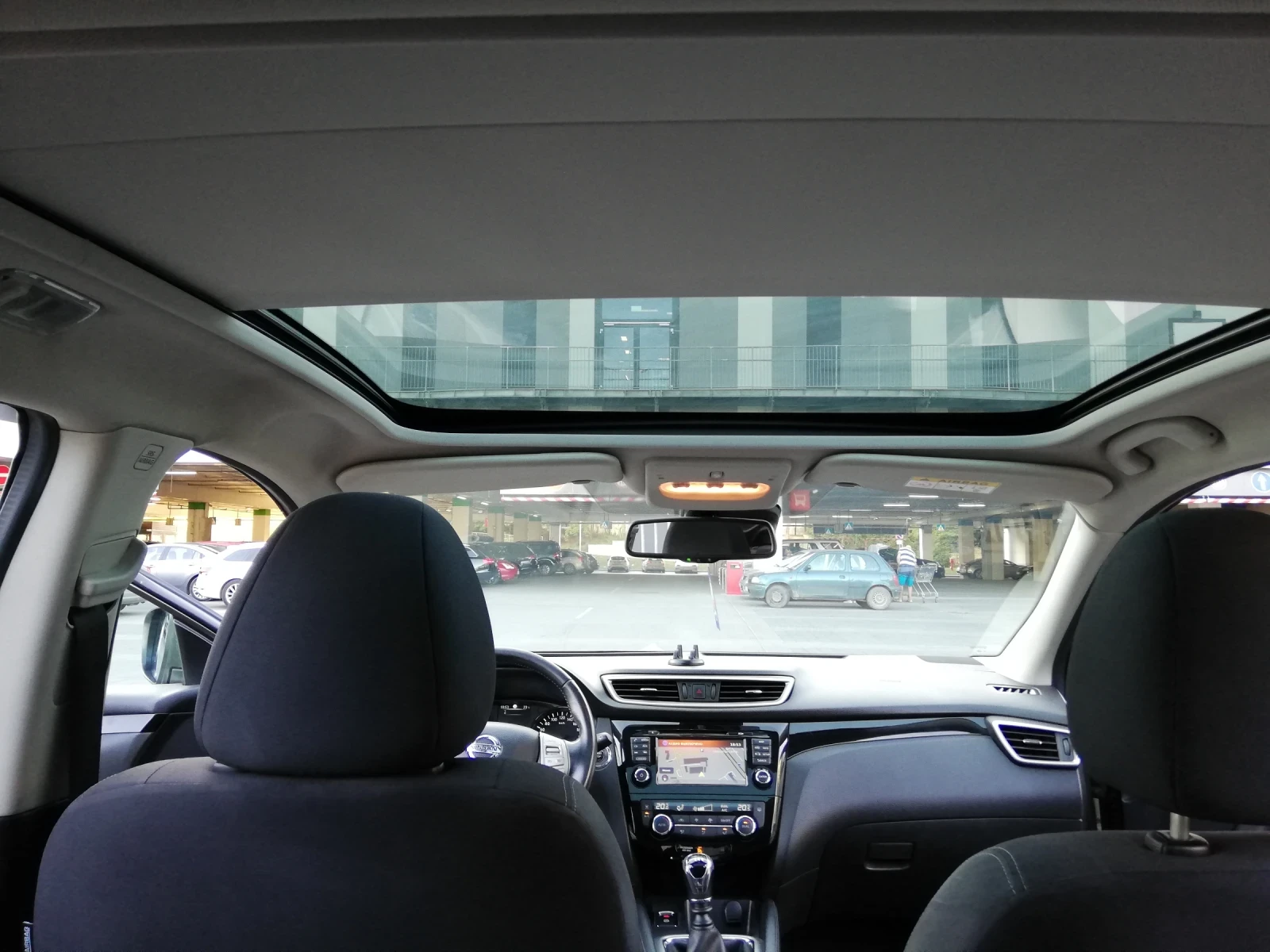 Nissan Qashqai, снимка 11 - Автомобили и джипове - 55897039