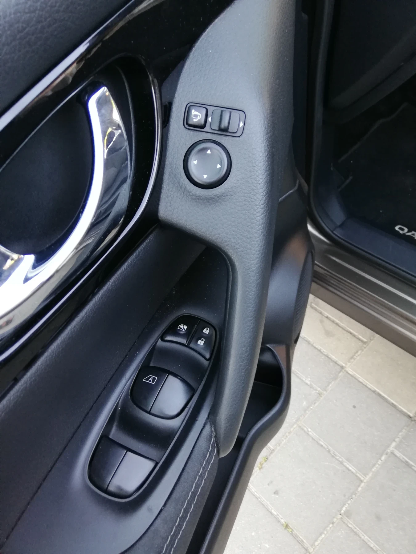 Nissan Qashqai, снимка 13 - Автомобили и джипове - 55897039