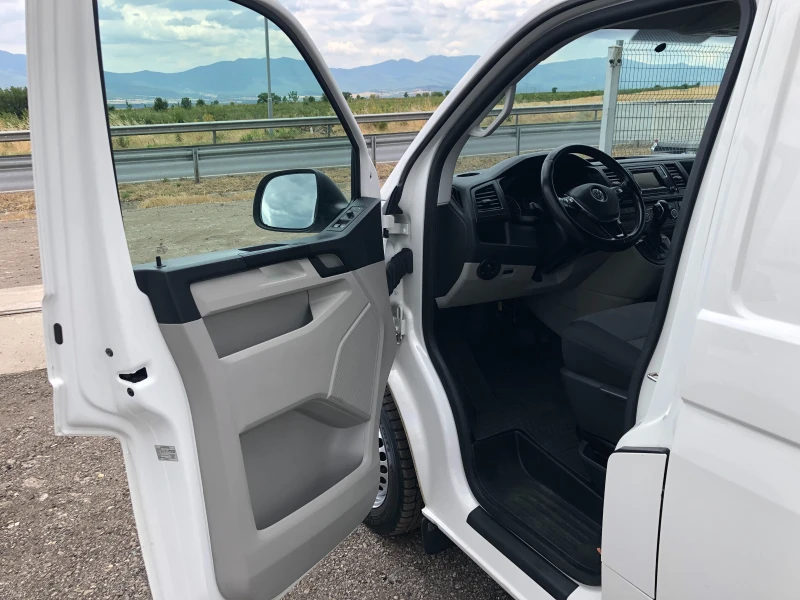 VW Transporter T6 2.0 МАКСИ БАЗА АВТОМАТ КЛИМАТИК, снимка 9 - Бусове и автобуси - 52923270
