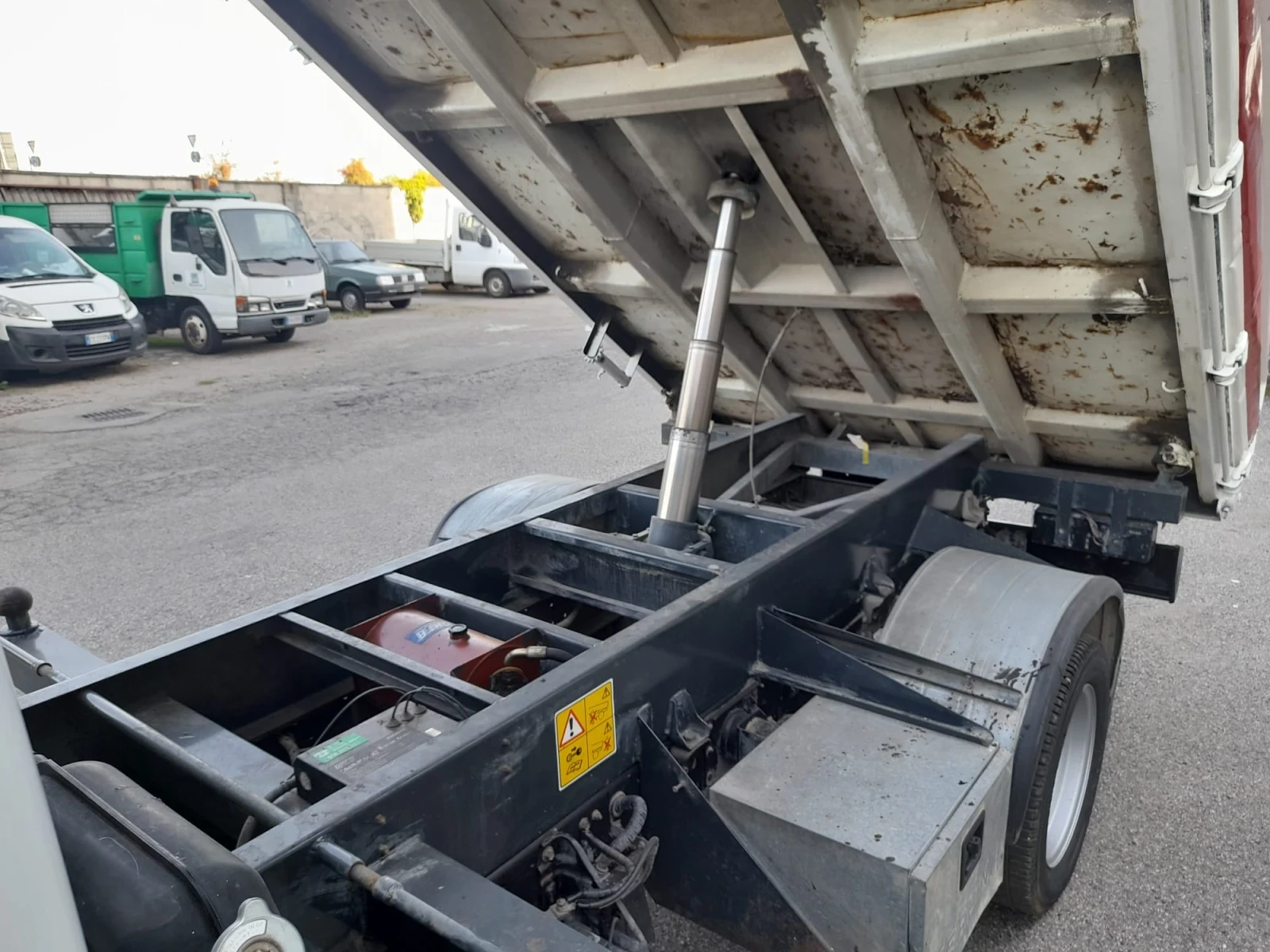Mitsubishi Canter Mitsubishi CANTER * тристранен самосвал* 26.10 Нал - изображение 4