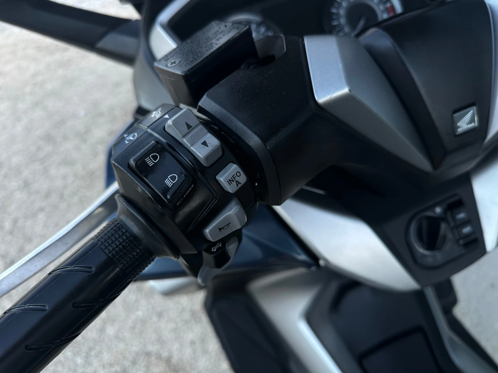 Honda Forza 300i FULL LED-ABS-TRACTION-KEYLESS , снимка 12 - Мотоциклети и мототехника - 54905652