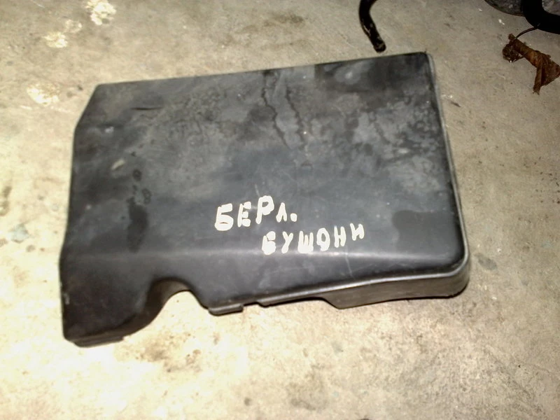 Капак бушонно табло за Ситроен Берлинго 1.9д