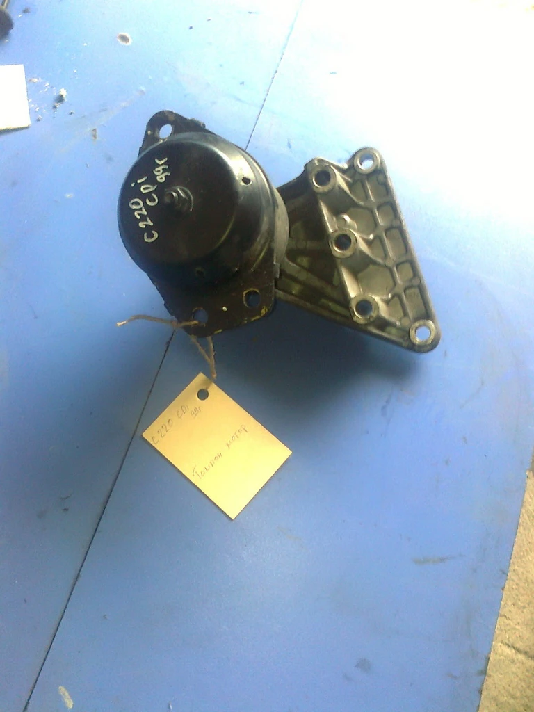 Тампон мотор за Мерцедес Ц220 цди 99г.