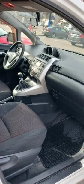 Toyota Verso, снимка 8 - Автомобили и джипове - 56231705