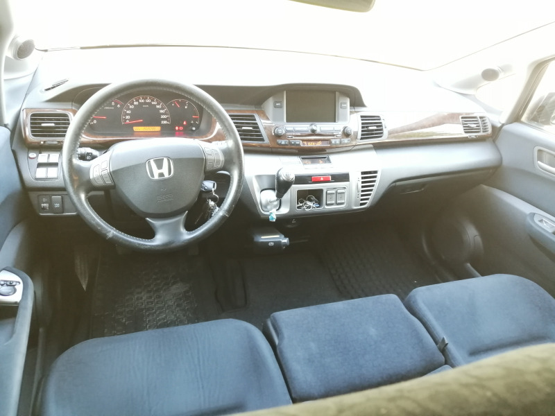 Honda Fr-v, снимка 7 - Автомобили и джипове - 45891774