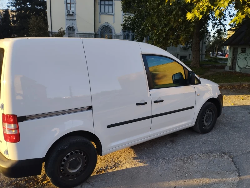 VW Caddy, снимка 2 - Автомобили и джипове - 47654693