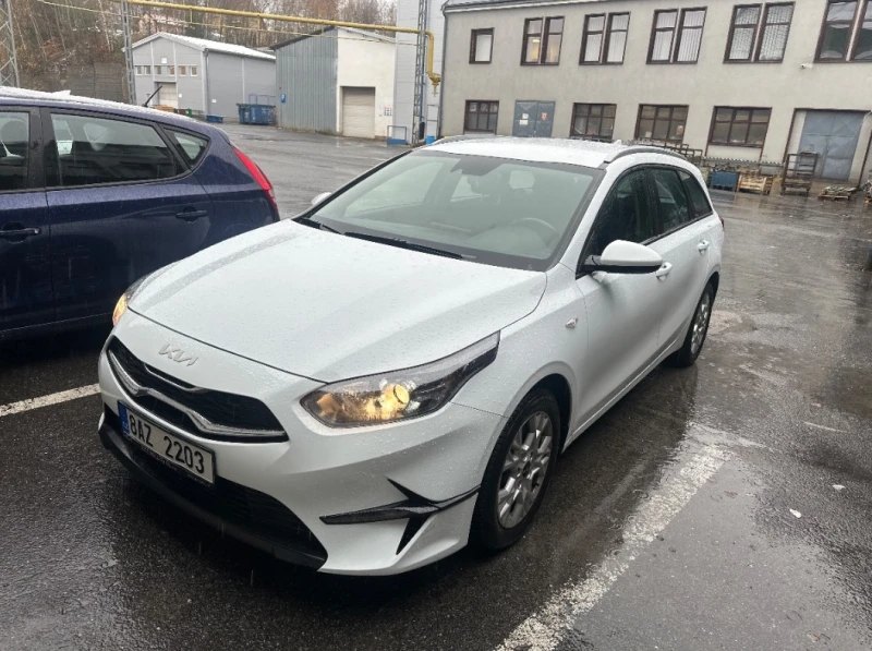 Kia Ceed 1.5 T-GDI /Fresh/SW , снимка 1 - Автомобили и джипове - 48442581