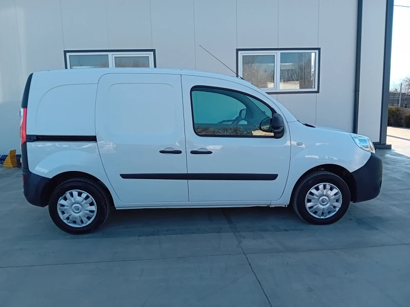 Renault Kangoo Безупречно състояние , снимка 5 - Автомобили и джипове - 49380605