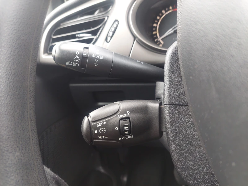 Citroen C3 1, 2i 83ps LED, снимка 11 - Автомобили и джипове - 49697409