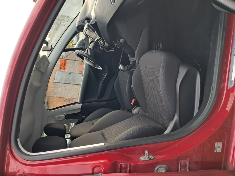 Peugeot 208 1.2 бензин, EURO 6 сменен ангренаж, снимка 13 - Автомобили и джипове - 50603251