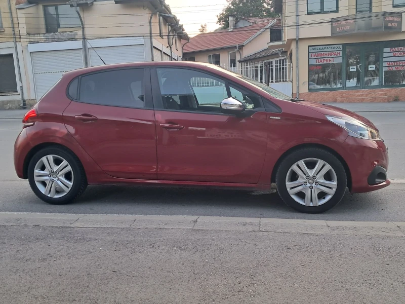 Peugeot 208 1.2 бензин, EURO 6 сменен ангренаж, снимка 9 - Автомобили и джипове - 50603251