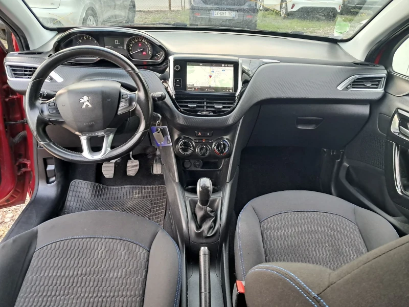 Peugeot 208 1.2 бензин, EURO 6 сменен ангренаж, снимка 7 - Автомобили и джипове - 50603251
