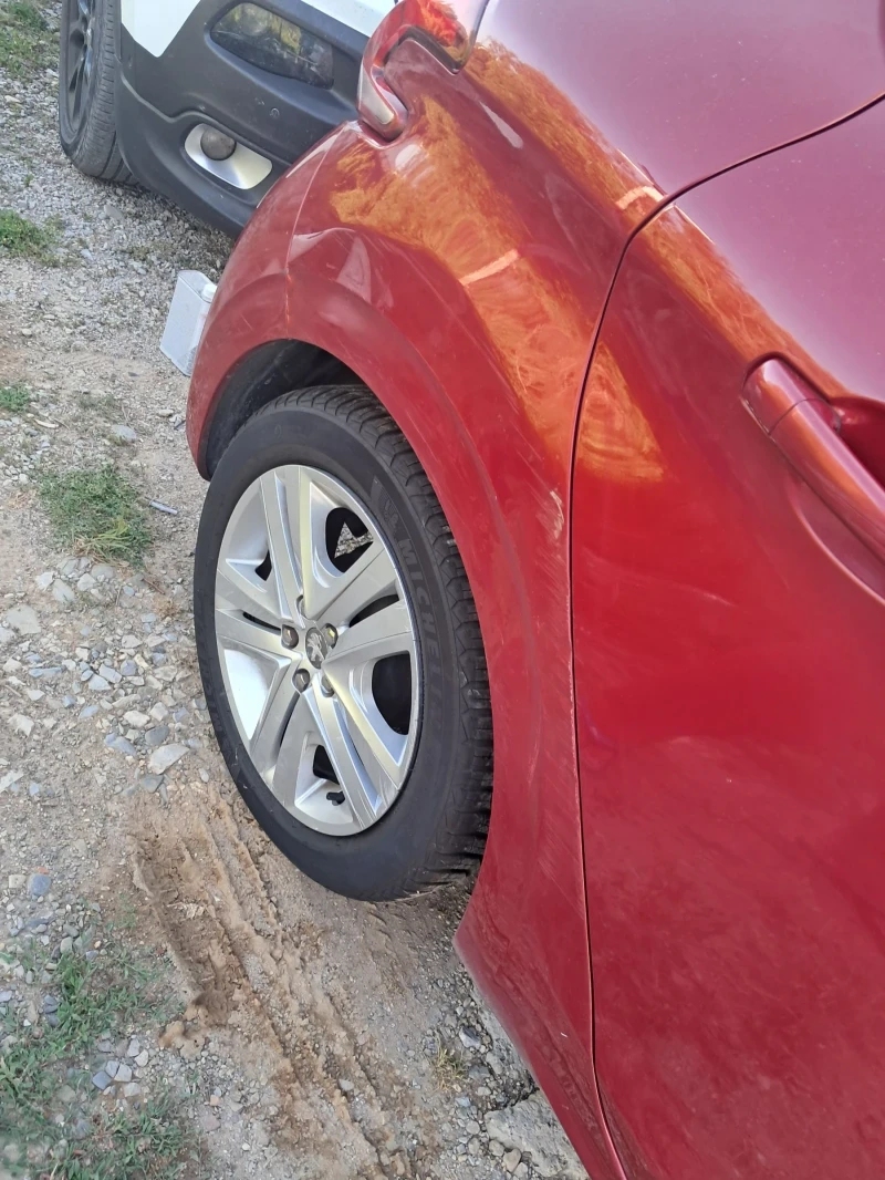 Peugeot 208 1.2 бензин, EURO 6 сменен ангренаж, снимка 16 - Автомобили и джипове - 50603251