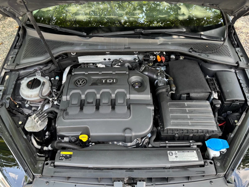 VW Golf 1.6TDI, снимка 17 - Автомобили и джипове - 50665442