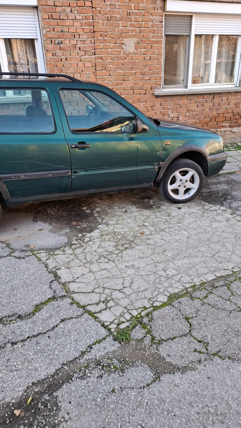 VW Golf, снимка 2 - Автомобили и джипове - 52565927