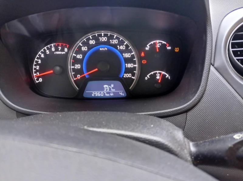 Hyundai I10 1.0, снимка 11 - Автомобили и джипове - 52660666