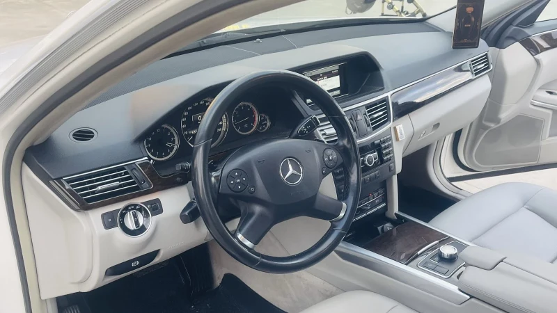 Mercedes-Benz E 200 CDI, снимка 5 - Автомобили и джипове - 53105784