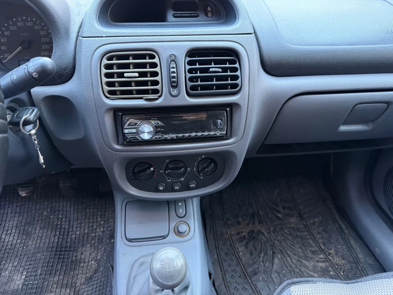Renault Clio 1.2 БЕНЗИН ОТЛИЧНА, снимка 11 - Автомобили и джипове - 53303891