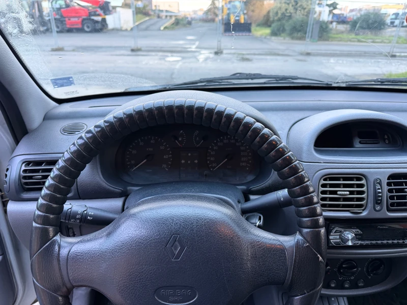Renault Clio 1.2 БЕНЗИН ОТЛИЧНА, снимка 13 - Автомобили и джипове - 53303891
