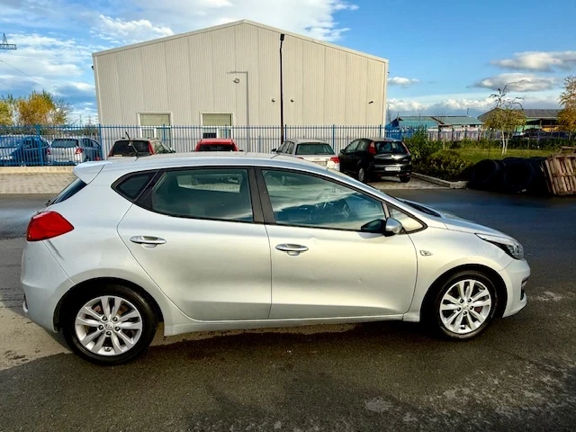 Kia Ceed 1.6CRDI-135кс-FACELIFT-НАВИГАЦИЯ-EURO6 - изображение 2