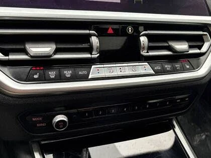 BMW 330 xDrive AWD* АвтоКредит* (Цена до БГ) , снимка 16 - Автомобили и джипове - 53952795