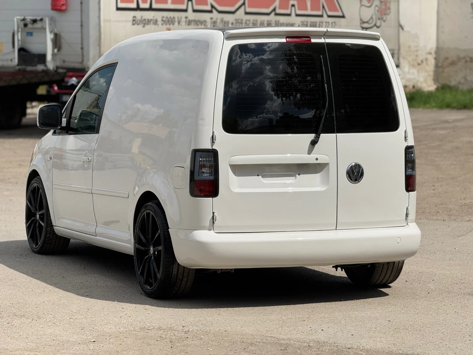 VW Caddy 1.6 TDI * DSG *  - изображение 7