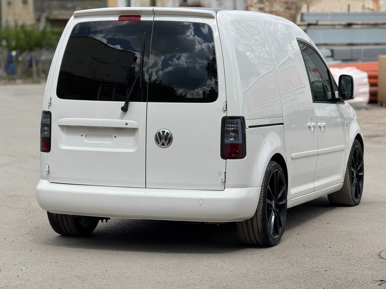 VW Caddy 1.6 TDI * DSG *  - изображение 8