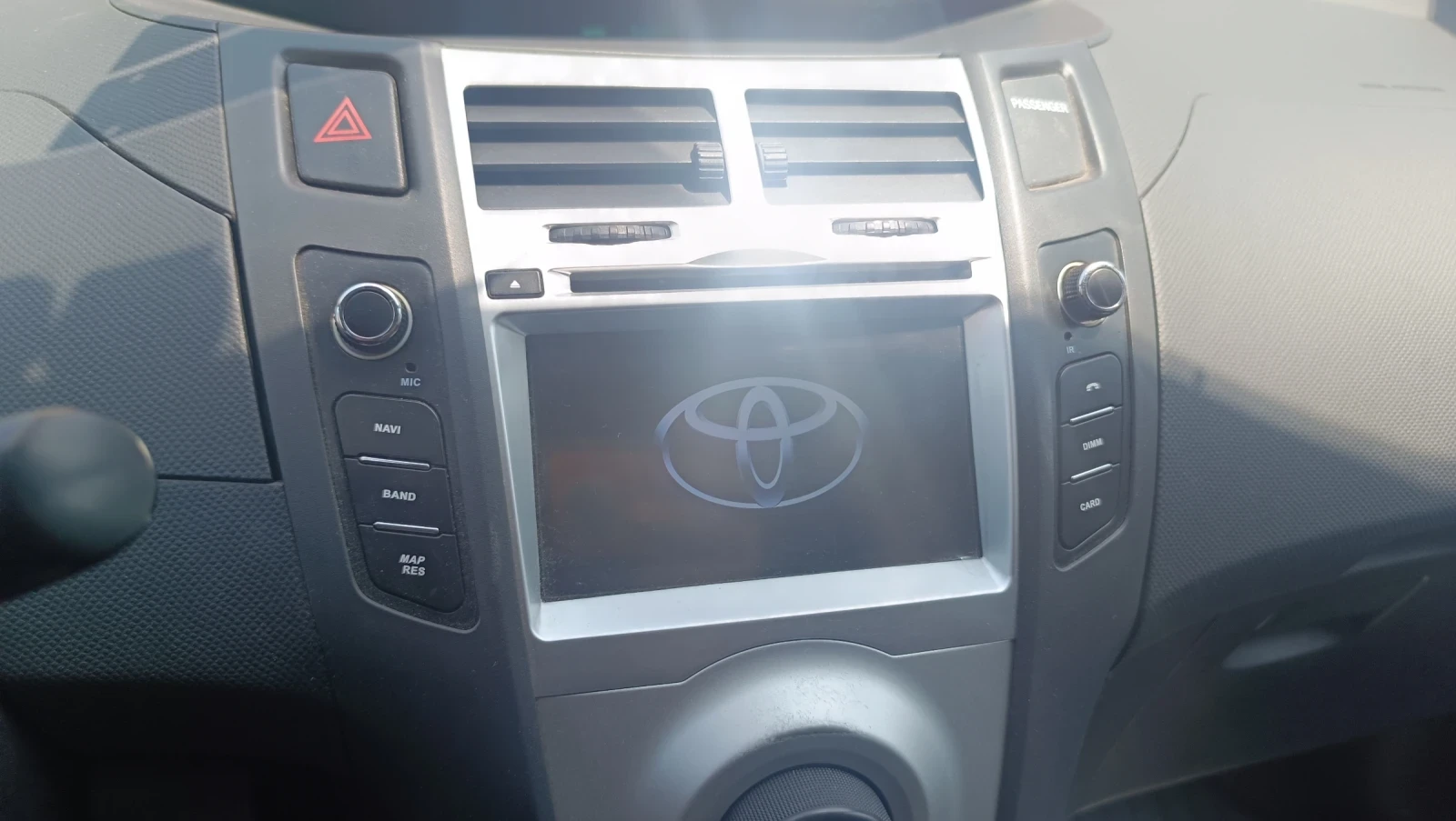 Toyota Yaris 1.0 VVT-I FACELIFT CAMERA NAVI - изображение 7