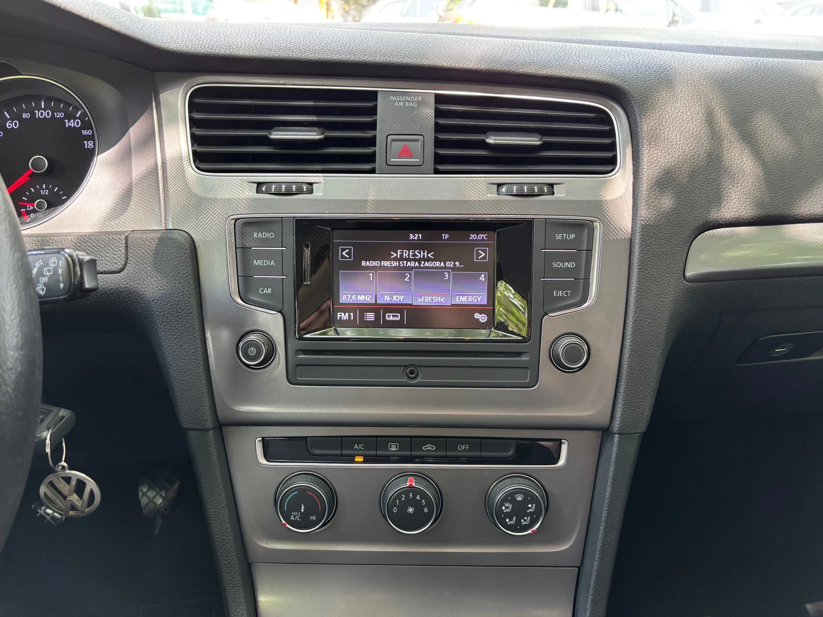 VW Golf 1.6TDI | Mobile.bg   13