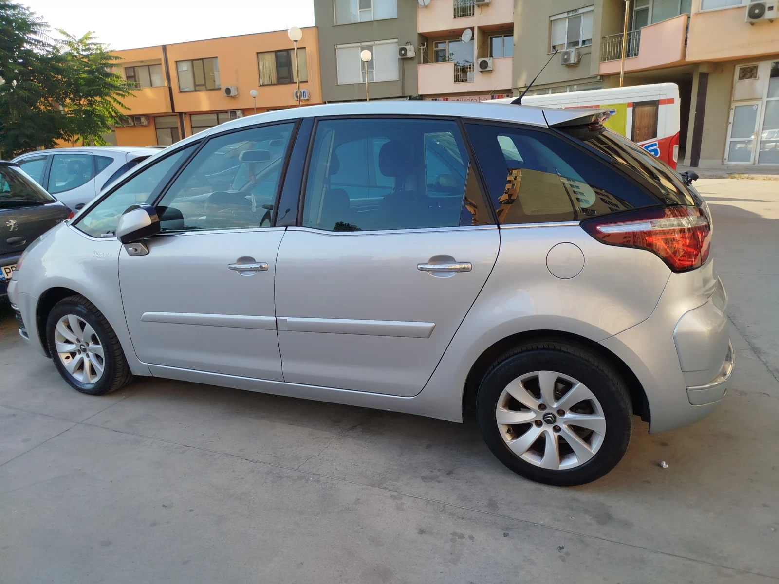Citroen C4 Picasso 1, 6 hdi  - изображение 2