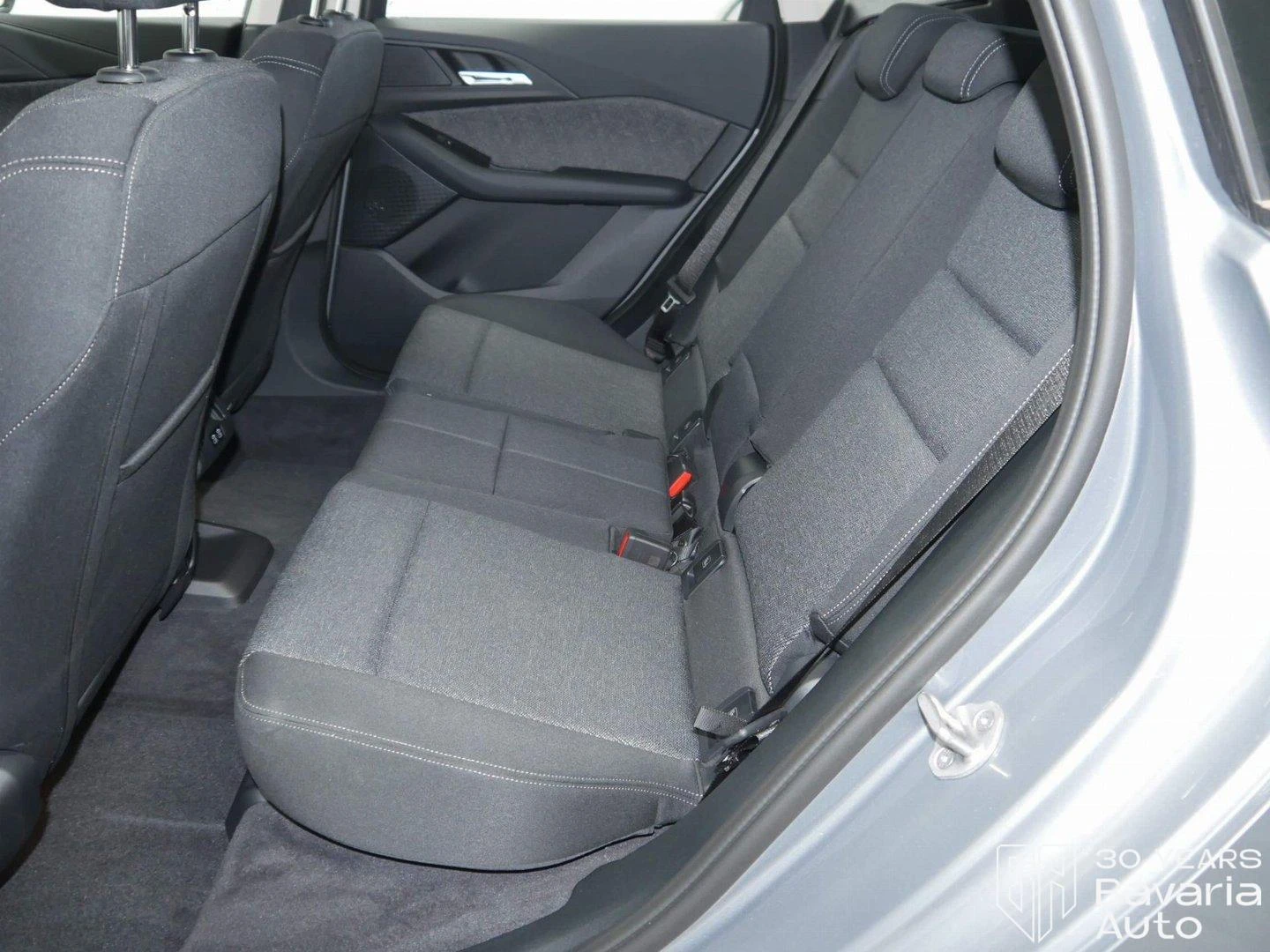 BMW 218 i Active Tourer Steptronic - изображение 8