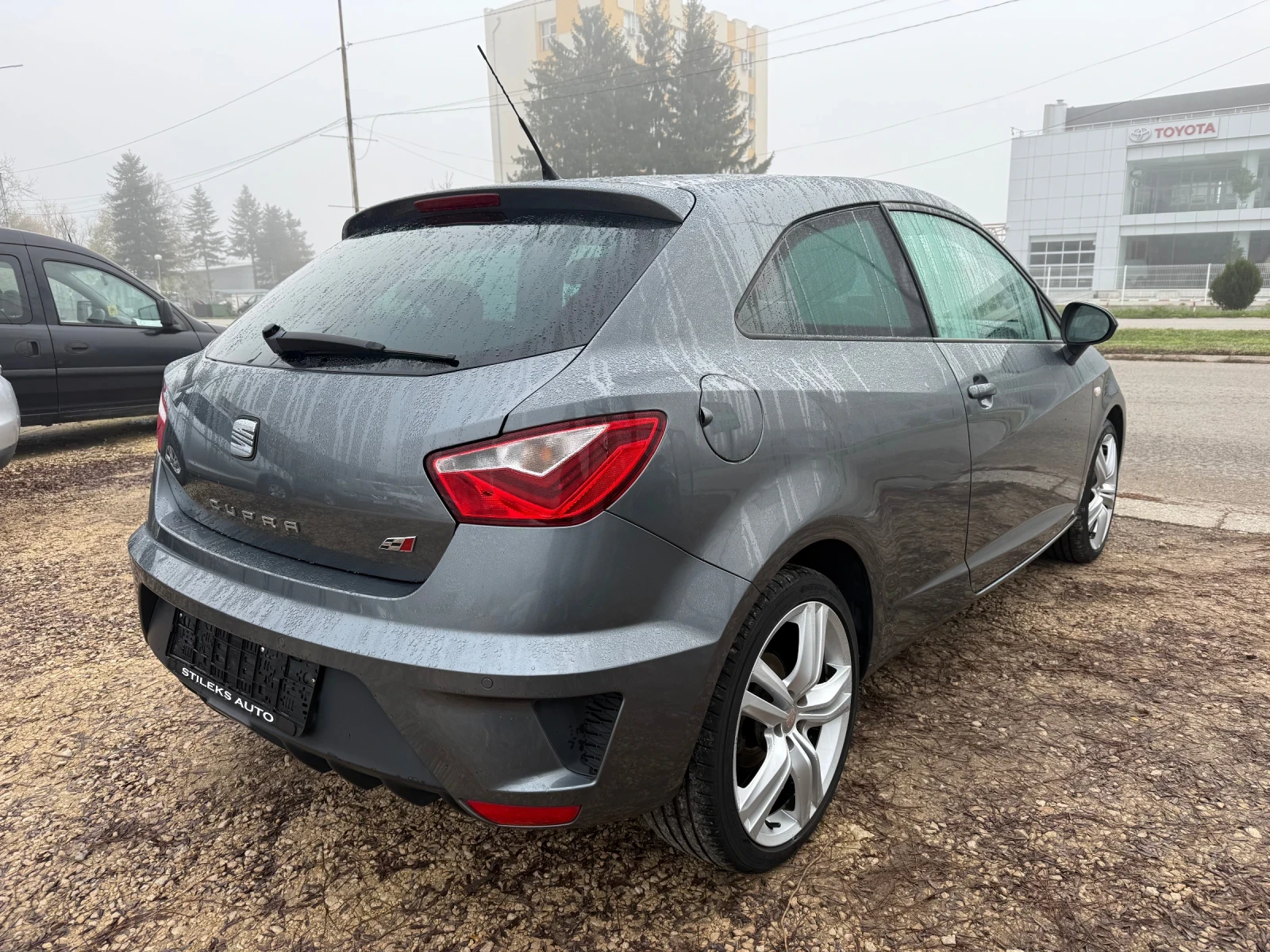 Seat Cupra Бензин -Автоматик - изображение 5