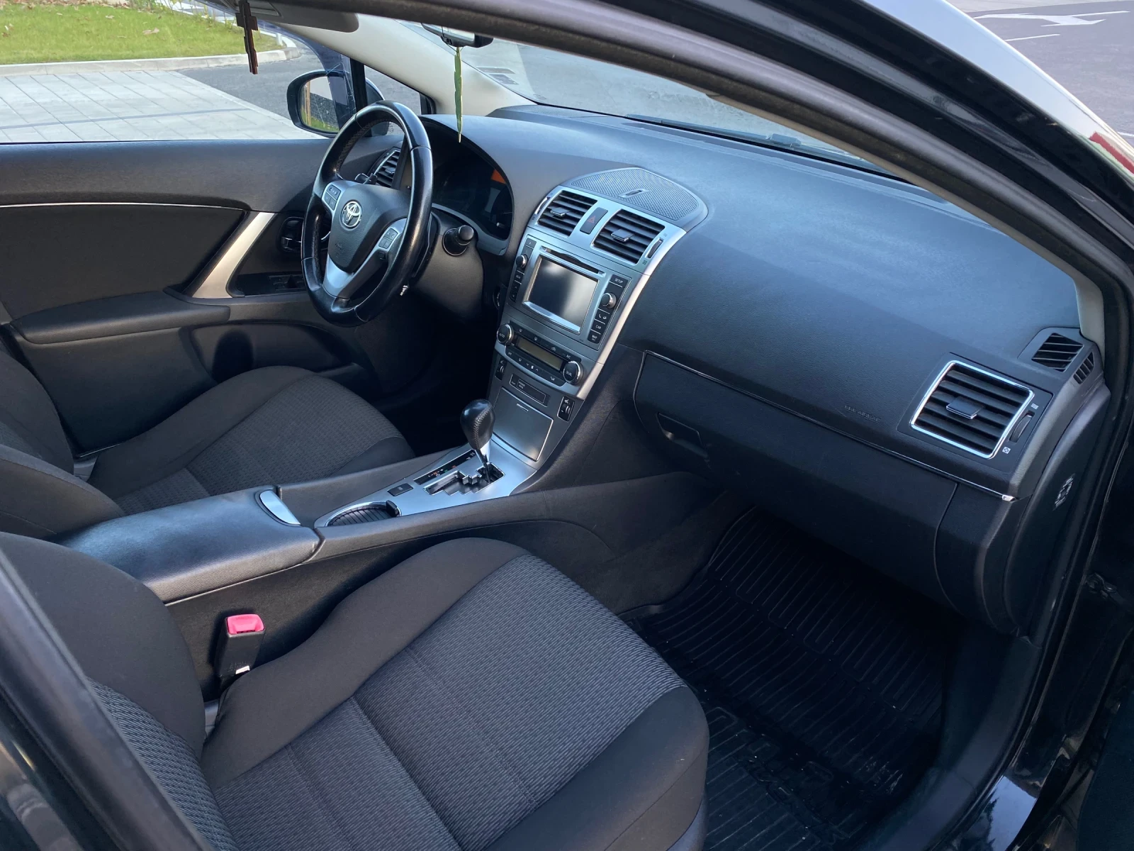 Toyota Avensis  - изображение 7