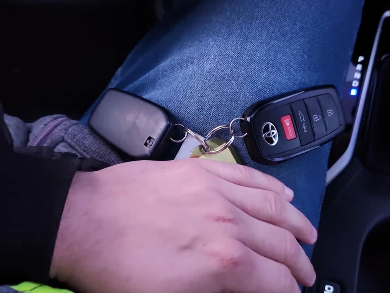 Toyota Corolla * HYBRID LE * CARFAX * ДВА КЛЮЧА * LANE ASSIST - изображение 8