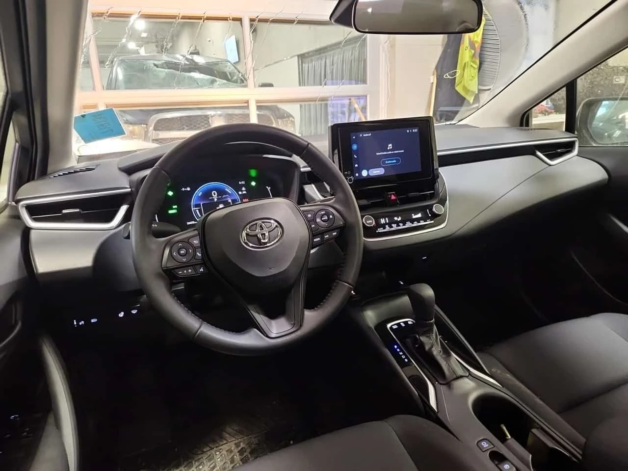 Toyota Corolla * HYBRID LE * CARFAX * ДВА КЛЮЧА * LANE ASSIST - изображение 10