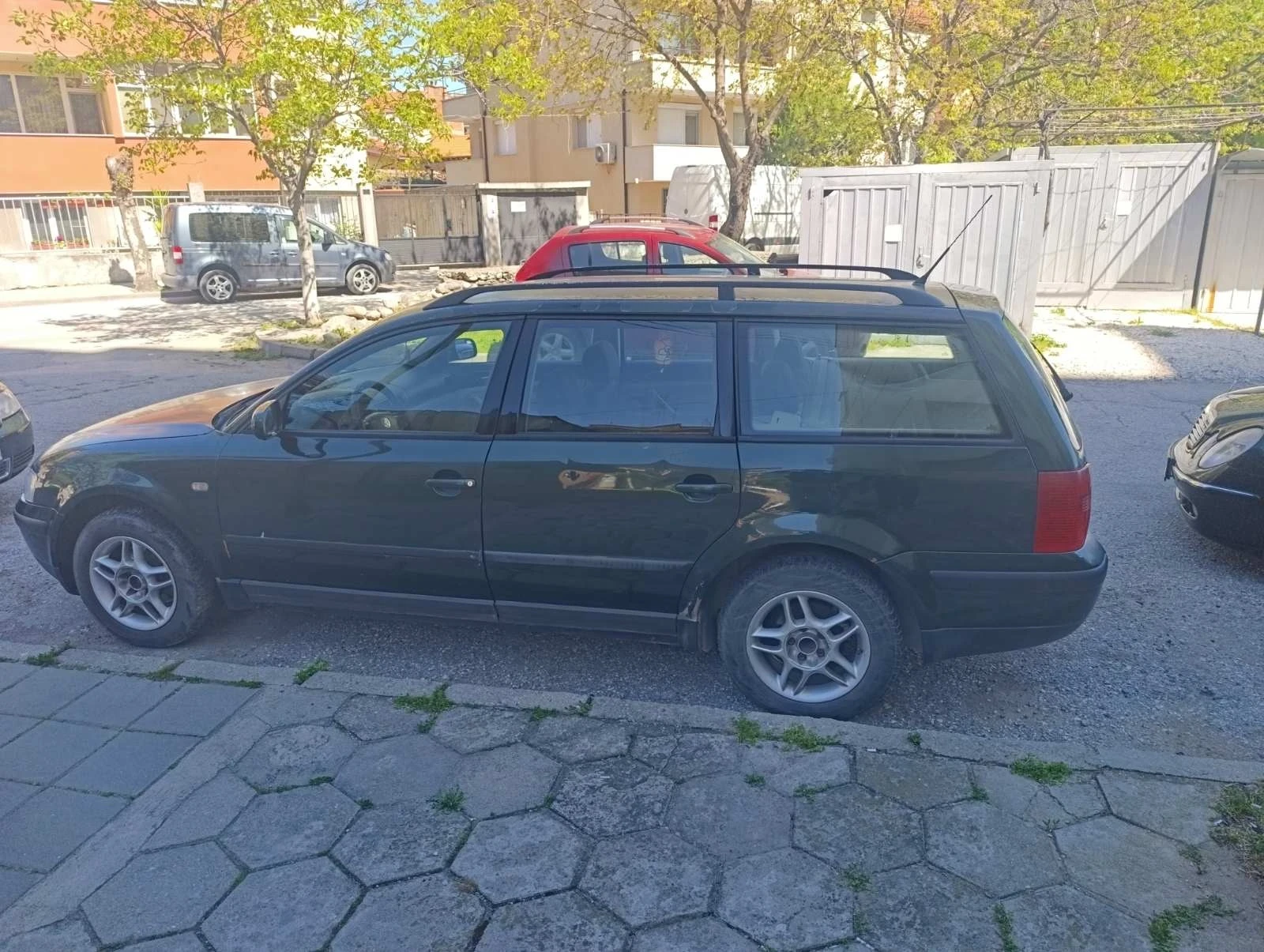 VW Passat 1.9 d, снимка 4 - Автомобили и джипове - 54318005