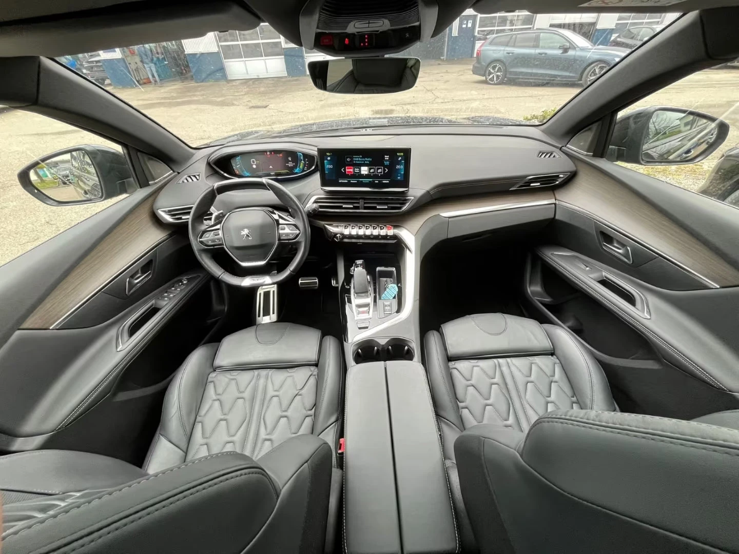 Peugeot 3008 PHEV/299HP/GT/PANO/180CAM/MASSAGE/LED/KLESS/338z, снимка 10 - Автомобили и джипове - 54327212