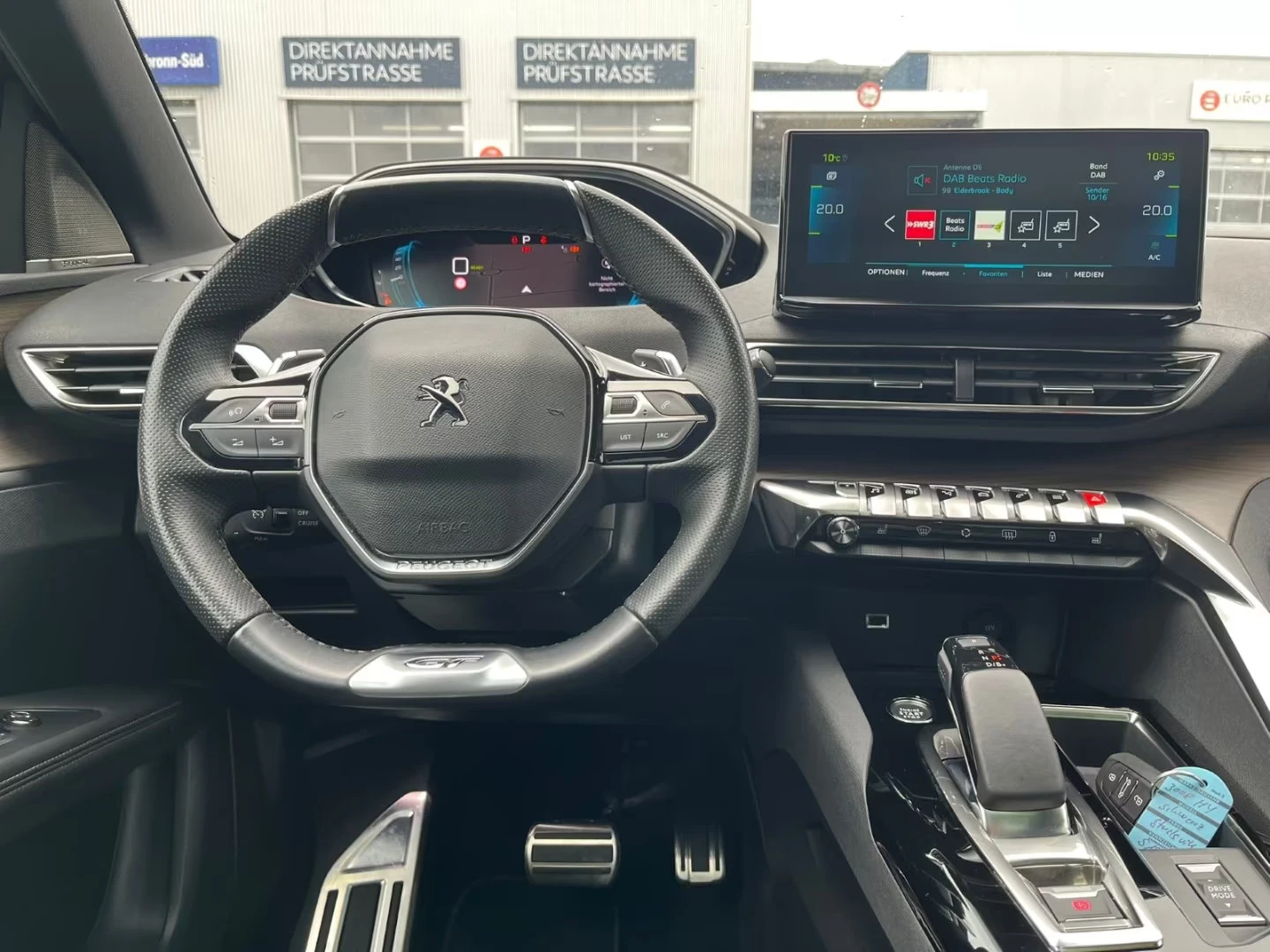 Peugeot 3008 PHEV/299HP/GT/PANO/180CAM/MASSAGE/LED/KLESS/338z, снимка 9 - Автомобили и джипове - 54327212