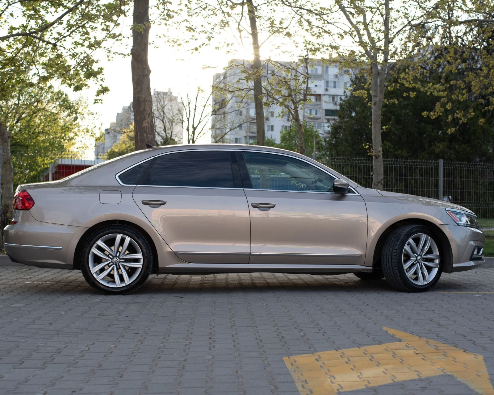 VW Passat, снимка 4 - Автомобили и джипове - 54369062