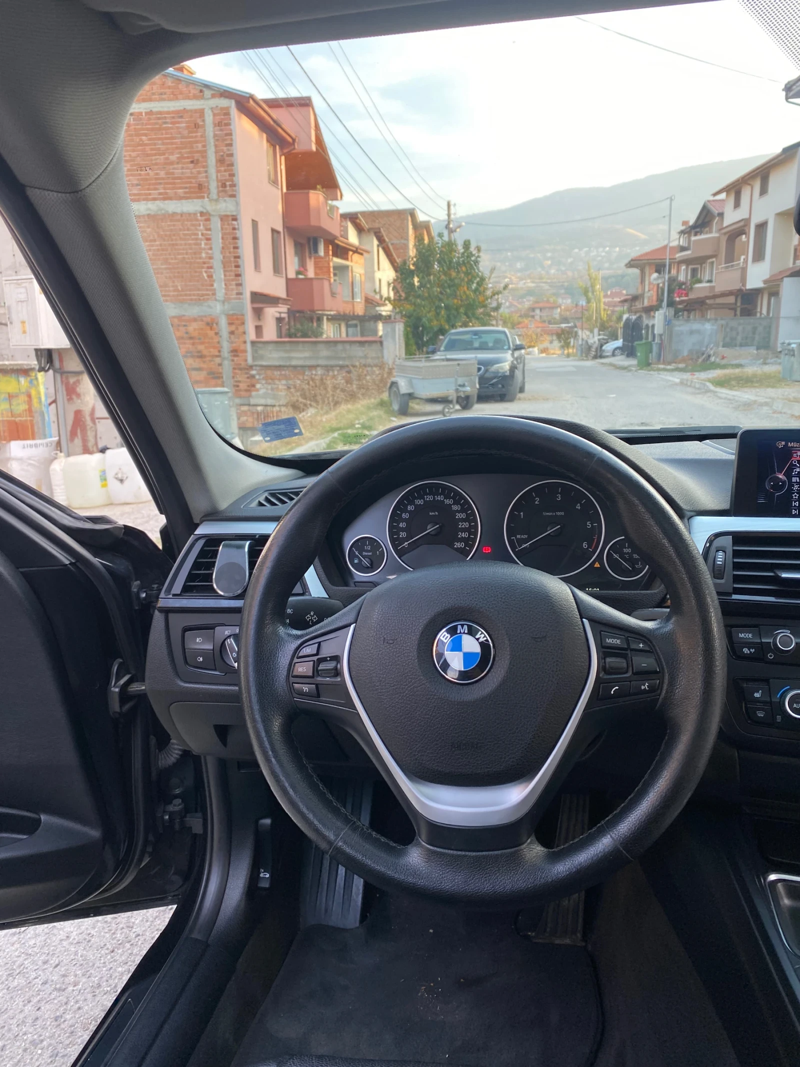 BMW 320 BMW 320 xdrive , снимка 11 - Автомобили и джипове - 55412322