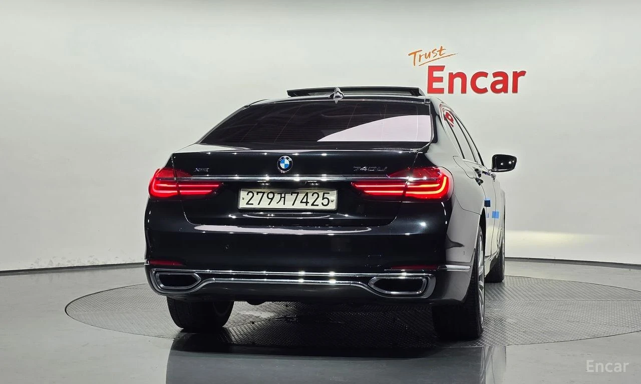 BMW 740 LI* XDRIVE* HARMON* KARDON* ОБДУХВАНЕ* ДИСТРОНИК* , снимка 4 - Автомобили и джипове - 55421671