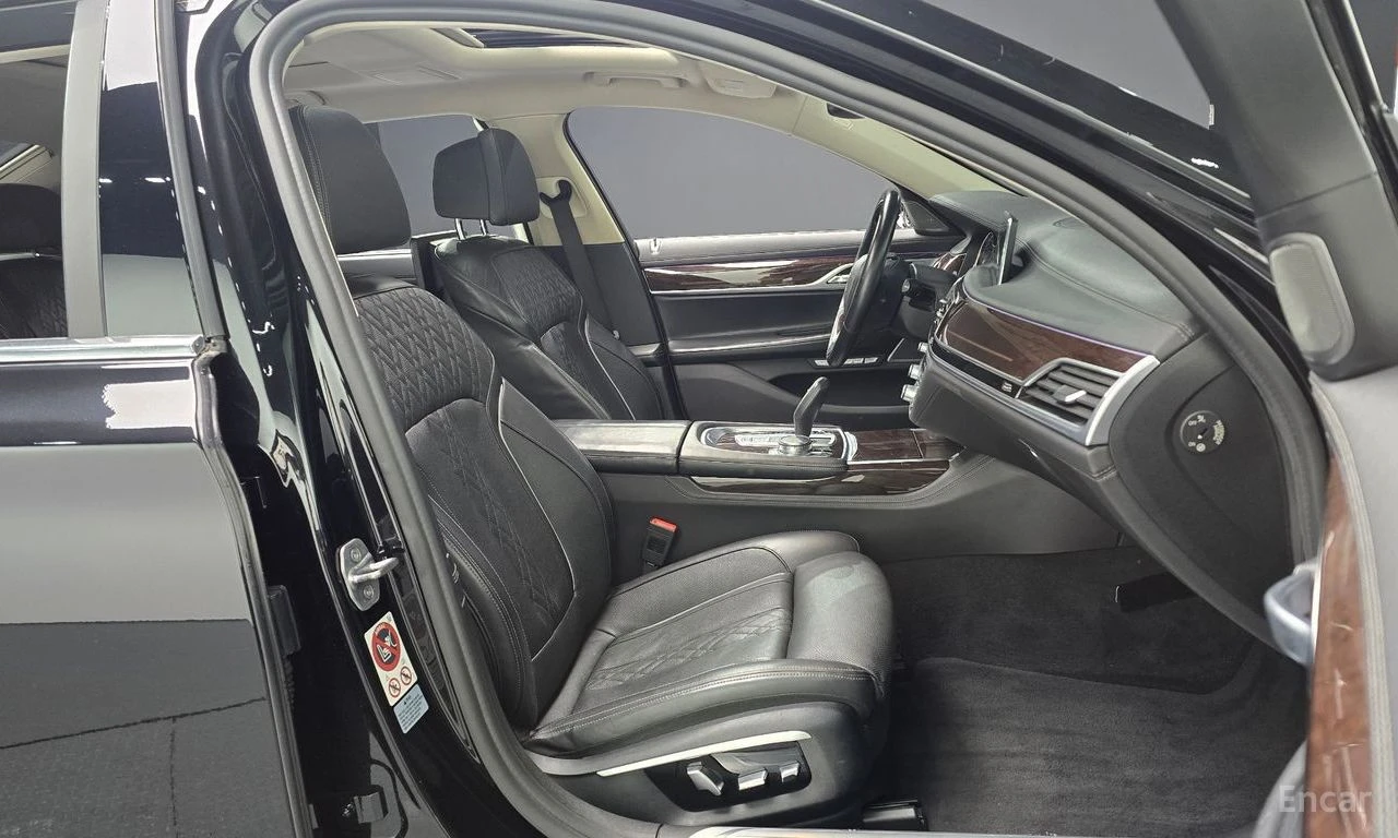 BMW 740 LI* XDRIVE* HARMON* KARDON* ОБДУХВАНЕ* ДИСТРОНИК* , снимка 13 - Автомобили и джипове - 55421671