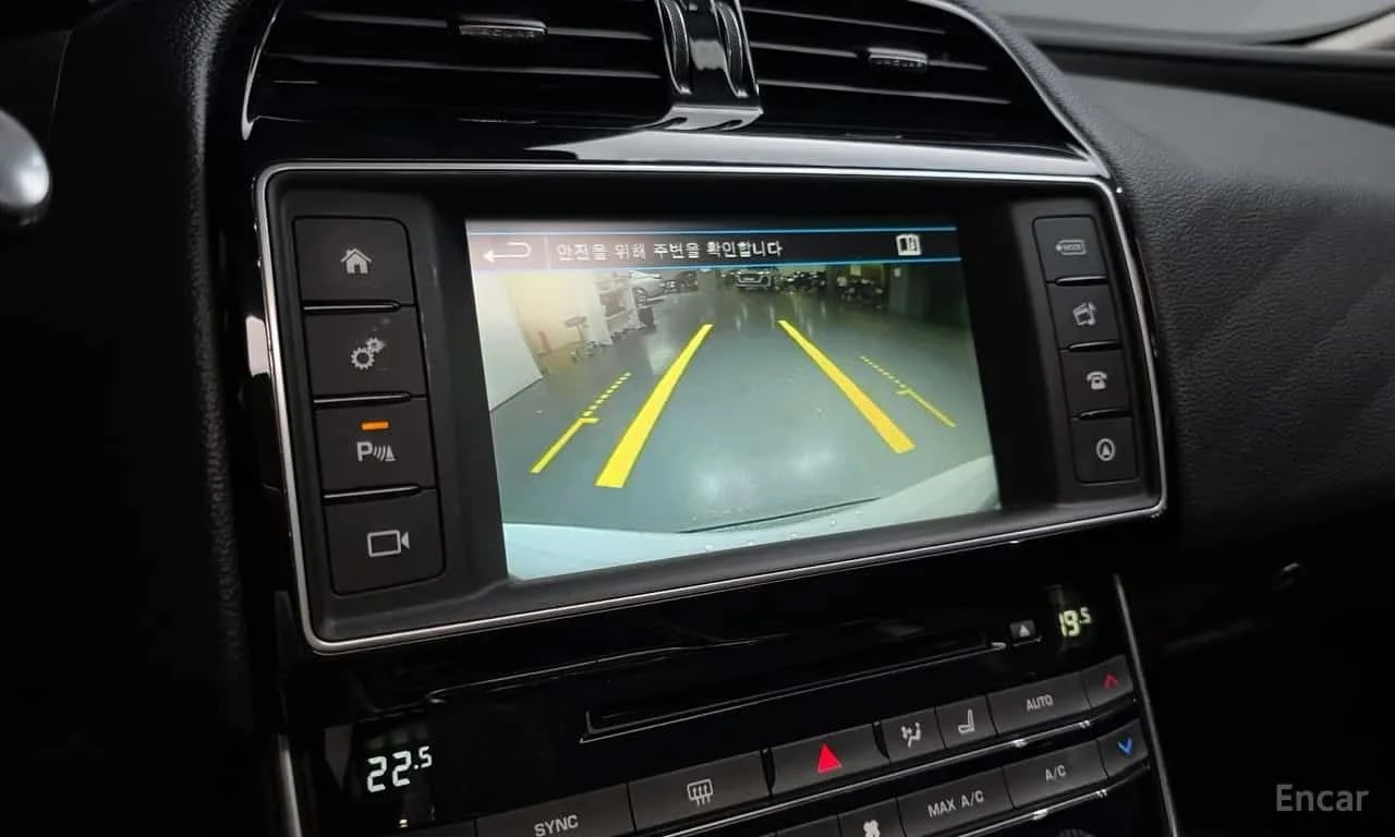 Jaguar XE * 20d Prestige * ЦЕНА ДО БГ, снимка 10 - Автомобили и джипове - 55606890