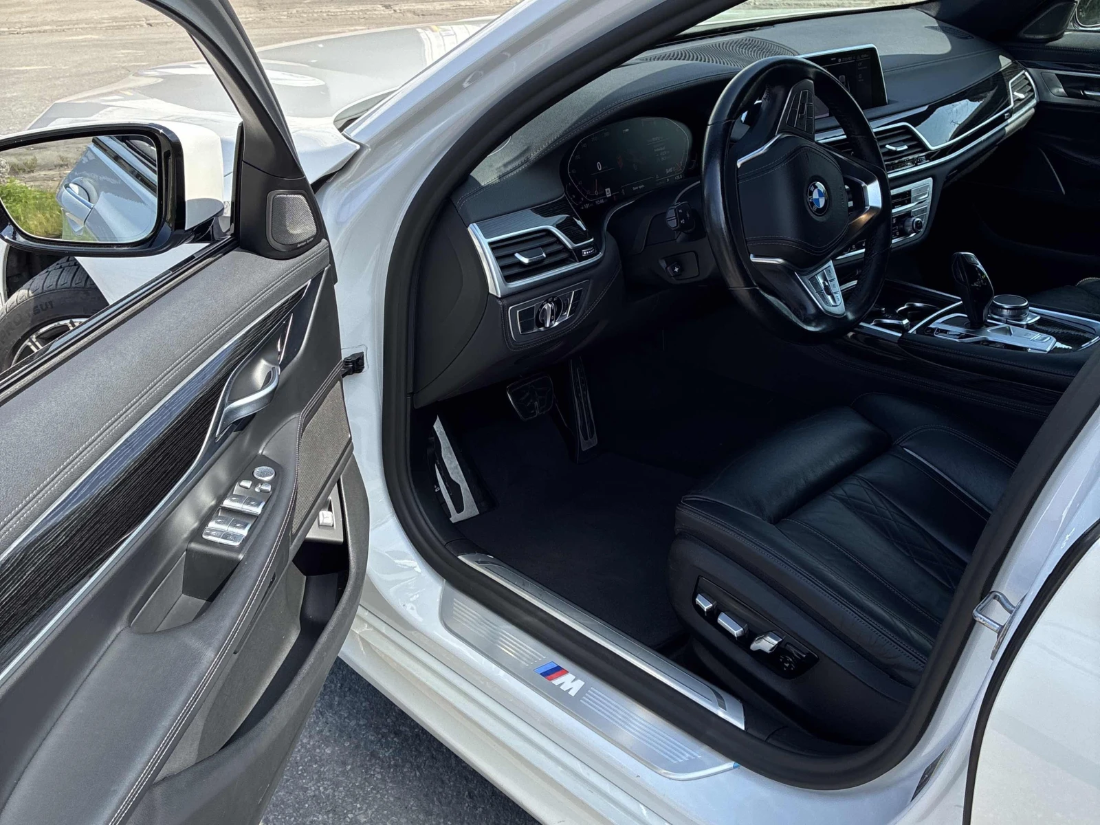 BMW 750, снимка 5 - Автомобили и джипове - 55688971