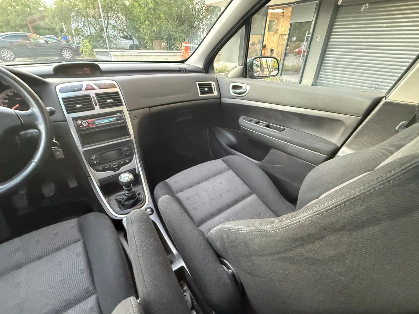Peugeot 307 2.0 hdi, снимка 13 - Автомобили и джипове - 55696002