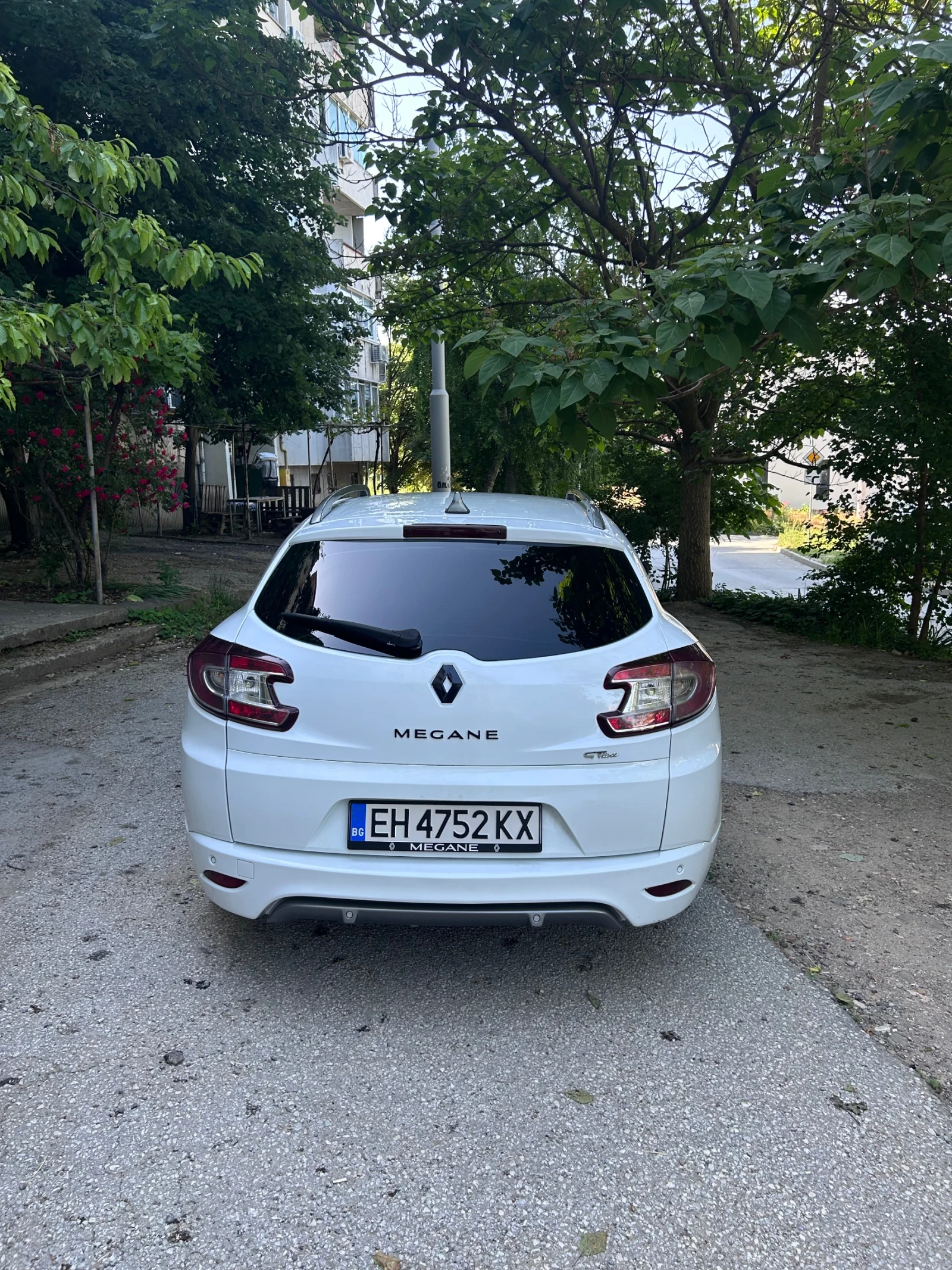 Renault Megane 1.5, снимка 6 - Автомобили и джипове - 56019403