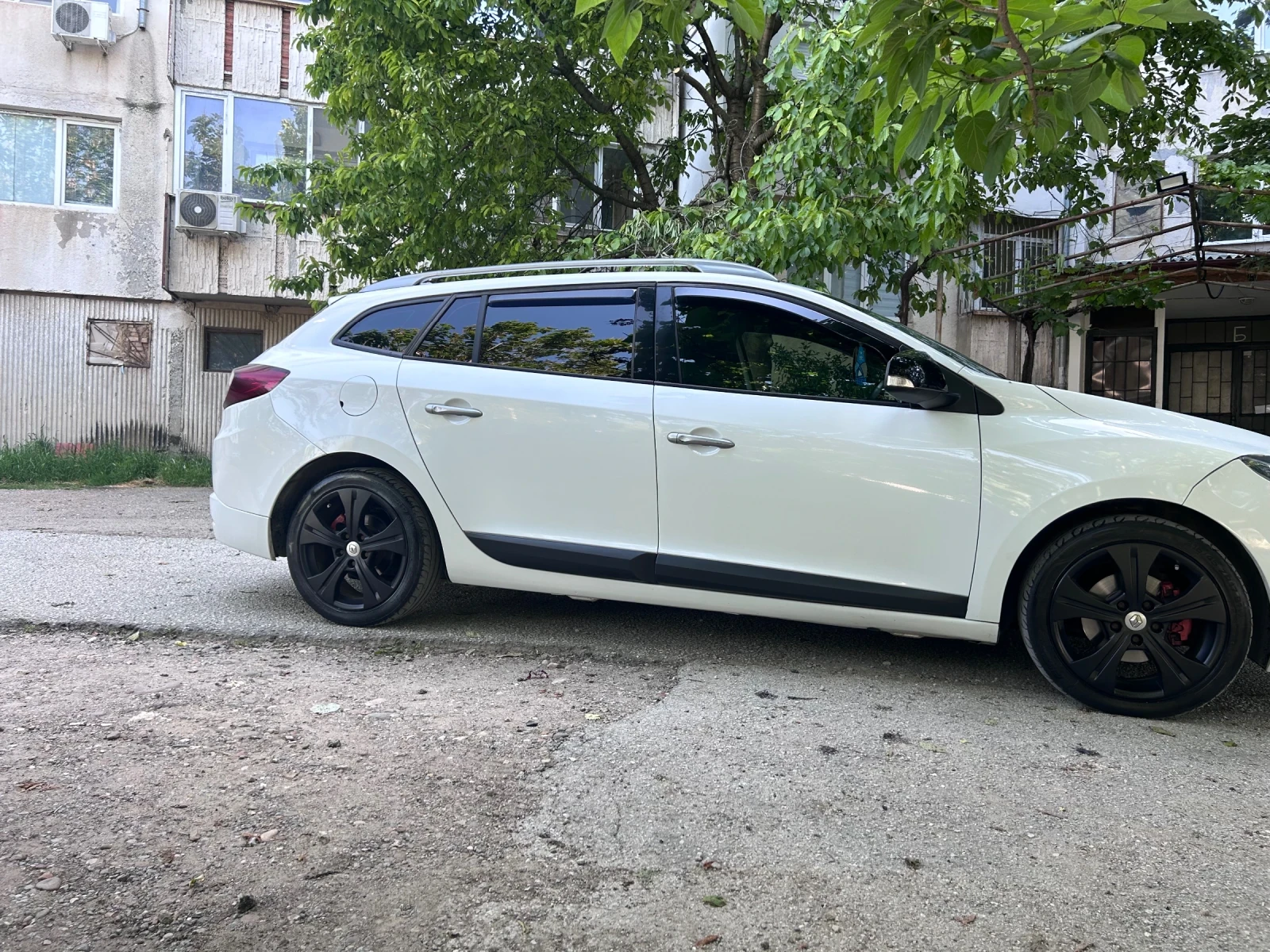 Renault Megane 1.5, снимка 2 - Автомобили и джипове - 56019403