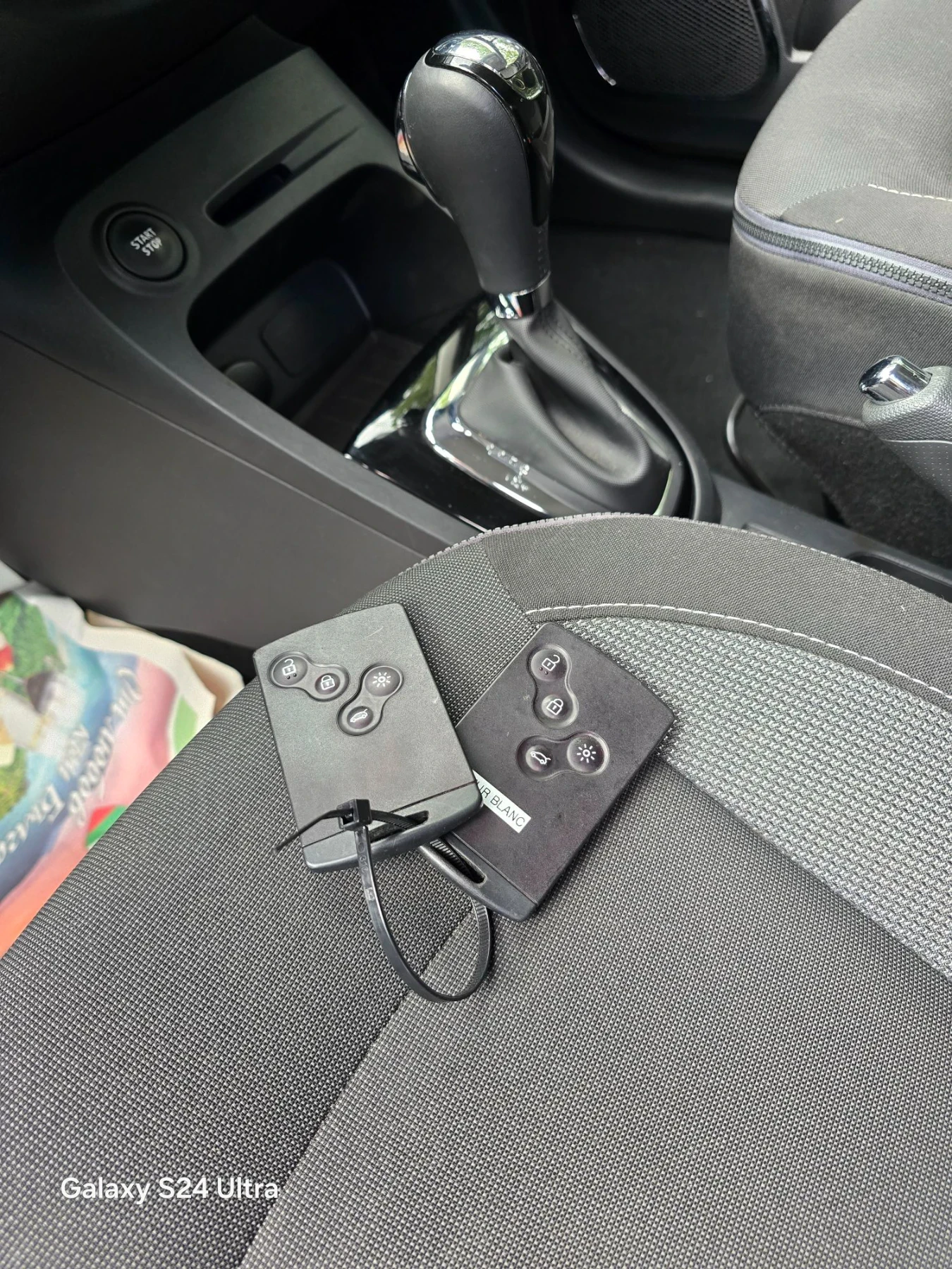 Renault Captur 1.2TCe 33400км, снимка 9 - Автомобили и джипове - 56123546